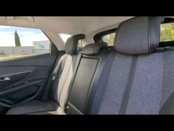 Photo 11 du bon plan PEUGEOT 3008 1.5 BlueHDi 130ch E6.c Allure S&S occasion à 16990 €