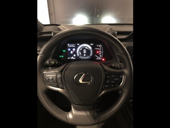 Photo 11 du bon plan LEXUS UX 250h Pack Business 2WD occasion à 23880 €