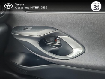 Photo 16 du bon plan TOYOTA Yaris 116h Dynamic Business 5p + Programme Beyond Zero Academy MY22 occasion à 19990 €