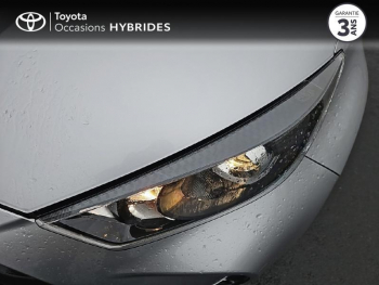 Photo 11 du bon plan TOYOTA Yaris 116h Dynamic Business 5p + Programme Beyond Zero Academy MY22 occasion à 19990 €