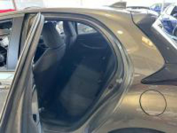 Photo 11 du bon plan TOYOTA Yaris 116h Dynamic Business 5p + Programme Beyond Zero Academy MY22 occasion à 19990 €