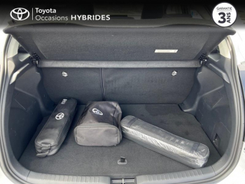 Photo 10 du bon plan TOYOTA Yaris 116h Dynamic Business 5p + Programme Beyond Zero Academy MY22 occasion à 21990 €