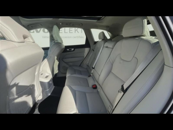 Photo 8 du bon plan VOLVO XC60 T6 Hybride Rechargeable 253 + 145ch Utra Style Chrome Geartronic 8 AWD occasion à 57900 €