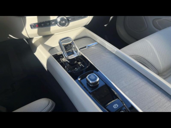 Photo 23 du bon plan VOLVO XC60 T6 Hybride Rechargeable 253 + 145ch Utra Style Chrome Geartronic 8 AWD occasion à 57900 €