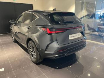 Photo 4 du bon plan LEXUS NX 450h+ Luxe 4WD occasion à 43990 €