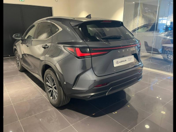 Photo 8 du bon plan LEXUS NX 450h+ Luxe 4WD occasion à 43990 €