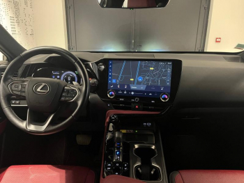 Photo 13 du bon plan LEXUS NX 450h+ Luxe 4WD occasion à 43990 €