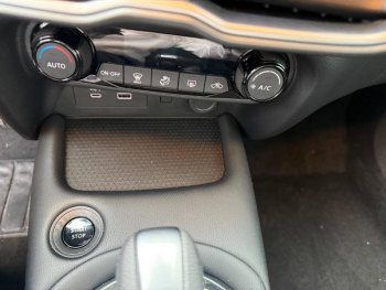 ddf-core-media-fxYzOP4250060_18.jpg Photo 18 du bon plan NISSAN Juke 1.6 Hybrid 143ch Acenta 2025 occasion à 24500 €