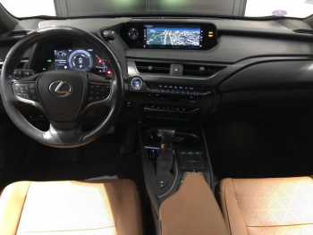Photo 9 du bon plan LEXUS UX 250h 4WD Executive MY19 occasion à 22990 €