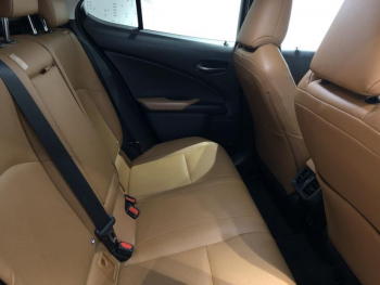 Photo 14 du bon plan LEXUS UX 250h 4WD Executive MY19 occasion à 22990 €