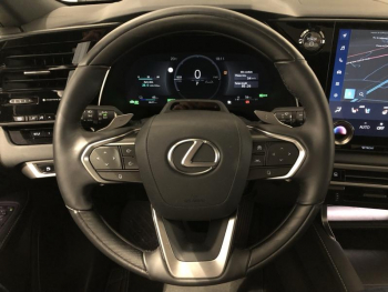 Photo 12 du bon plan LEXUS RX 450h+ Executive 4WD MY25 occasion à 85490 €