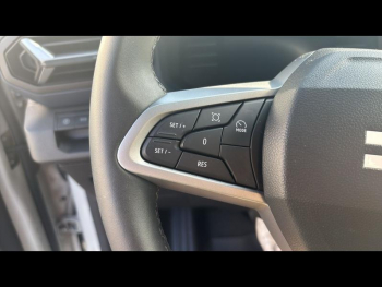 Photo 13 du bon plan DACIA Duster 1.6 hybrid 140ch Journey occasion à 29290 €