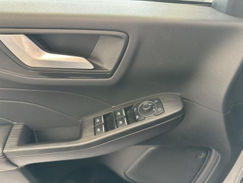 Photo 21 du bon plan FORD Kuga 2.5 Duratec 225ch PHEV Graphite Tech Edition BVA occasion à 30490 €