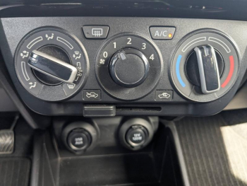 Photo 18 du bon plan SUZUKI Swift 1.2 Dualjet Hybrid 83ch PrivilÃ¨ge occasion à 13990 €