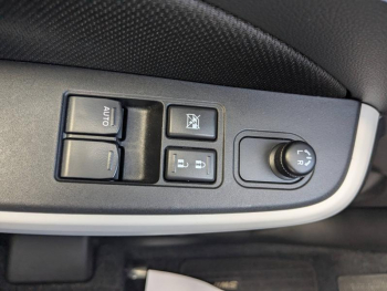 Photo 21 du bon plan SUZUKI Swift 1.2 Dualjet Hybrid 83ch PrivilÃ¨ge occasion à 13990 €