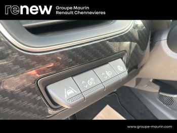 Photo 15 du bon plan RENAULT Arkana 1.6 E-Tech hybride 145ch Engineered -22 occasion à 25990 €