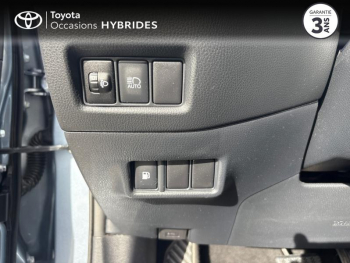 Photo 22 du bon plan TOYOTA C-HR 122h Dynamic 2WD E-CVT MY22 occasion à 19690 €