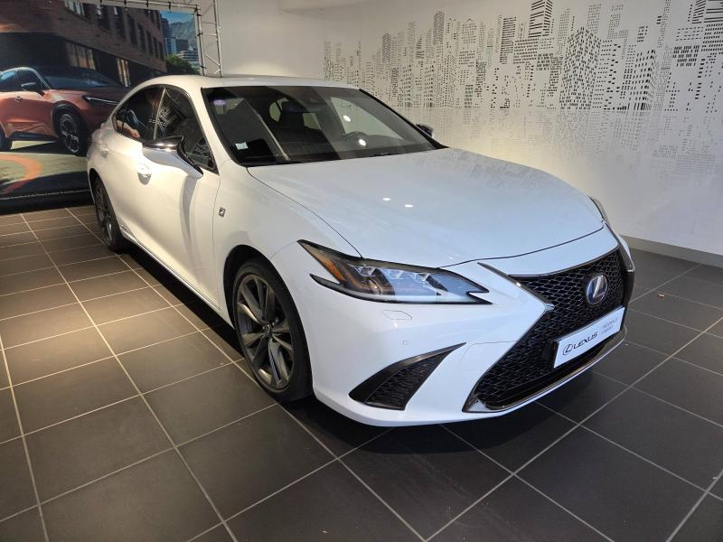 Bon plan LEXUS ES 300h F SPORT occasion à 34990 €