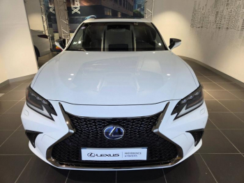 Photo 2 du bon plan LEXUS ES 300h F SPORT occasion à 34990 €