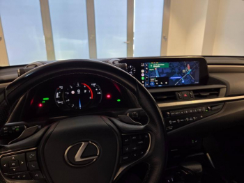 Photo 4 du bon plan LEXUS ES 300h F SPORT occasion à 34990 €