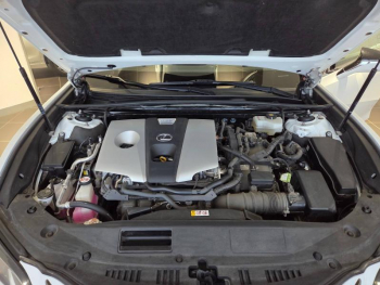 Photo 19 du bon plan LEXUS ES 300h F SPORT occasion à 34990 €