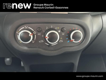 Photo 16 du bon plan RENAULT Twingo 1.0 SCe 70ch Stop&Start Zen ecoÂ² occasion à 8700 €