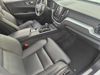 Photo 17 du bon plan VOLVO XC60 T8 Twin Engine 303 + 87ch Business Executive Geartronic occasion à 34990 €