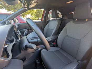 Photo 4 du bon plan TOYOTA Yaris Cross 116h Design MC24 occasion à 25990 €