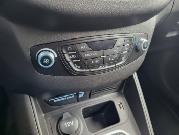 Photo 18 du bon plan FORD Tourneo Courier 1.0E 100ch Titanium occasion à 13990 €