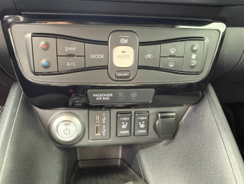 Photo 22 du bon plan NISSAN Leaf 150ch 40kWh Tekna 21.5 occasion à 15900 €