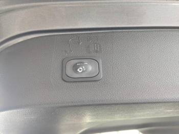 Photo 16 du bon plan FORD Kuga 1.5 Flexifuel-E85 150ch Stop&Start Vignale 4x2 BVA Euro6.2 occasion à 16990 €