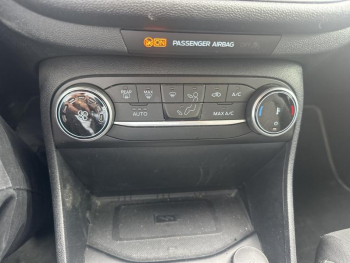 Photo 13 du bon plan FORD Fiesta Active 1.0 EcoBoost 125ch mHEV Active X occasion à 15490 €