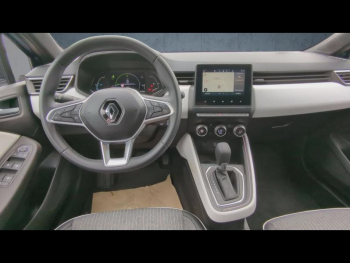 Photo 10 du bon plan RENAULT Clio 1.6 E-Tech 145ch full hybrid Evolution occasion à 17900 €