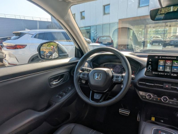 Photo 17 du bon plan HONDA ZR-V 2.0 i-MMD 184ch e:HEV Advance occasion à 41890 €