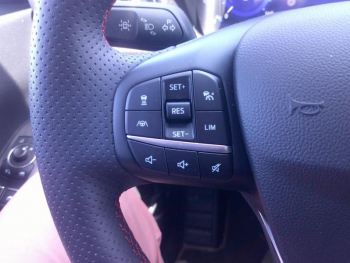 Photo 21 du bon plan FORD Kuga 2.5 Duratec 225ch PHEV ST-Line BVA occasion à 35990 €