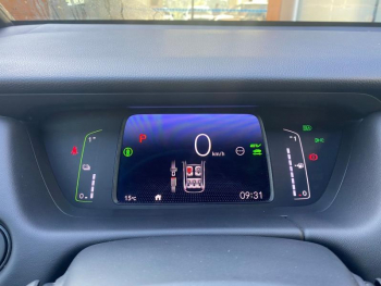 Photo 21 du bon plan HONDA Jazz 1.5 i-MMD 109ch e:HEV Executive occasion à 18900 €