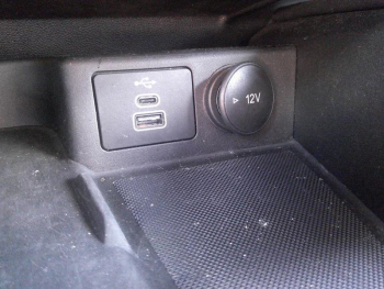 Photo 16 du bon plan FORD Kuga 2.5 Duratec 180ch Hybrid FlexiFuel ST-Line X Powershift occasion à 34900 €