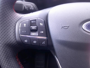 Photo 21 du bon plan FORD Kuga 2.5 Duratec 180ch Hybrid FlexiFuel ST-Line X Powershift occasion à 34900 €