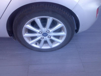Photo 17 du bon plan FORD Fiesta 1.5 TDCi 85ch Stop&Start Titanium 5p Euro6.2 occasion à 11590 €
