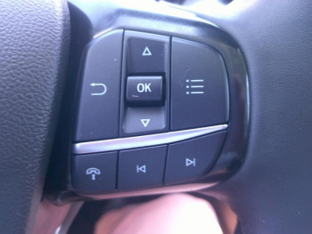 Photo 11 du bon plan FORD Kuga 2.5 Duratec 180ch Hybrid FlexiFuel Titanium Powershift occasion à 35900 €