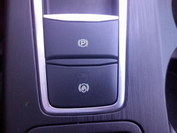 Photo 13 du bon plan FORD Kuga 2.5 Duratec 180ch Hybrid FlexiFuel Titanium Powershift occasion à 35900 €