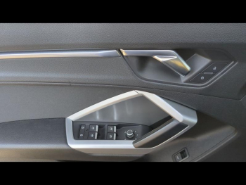 Photo 14 du bon plan AUDI Q3 35 TFSI 150ch Limited S tronic 7 occasion à 26480 €