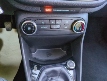 Photo 8 du bon plan FORD Fiesta 1.5 TDCi 85ch Stop&Start Trend 5p occasion à 10600 €