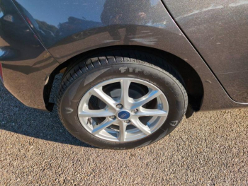 Photo 20 du bon plan FORD Fiesta 1.5 TDCi 85ch Stop&Start Trend 5p occasion à 10600 €