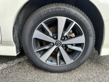 Photo 18 du bon plan NISSAN Leaf 150ch 40kWh Acenta 2018 occasion à 9490 €