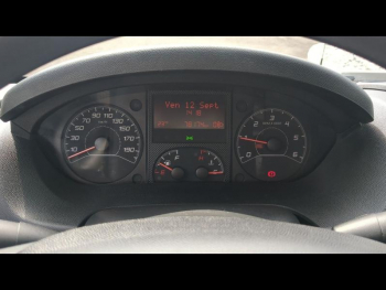 Photo 12 du bon plan PEUGEOT Boxer Fg VUL 330 L1H1 2.0 BlueHDi 110 Premium occasion à 15490 €