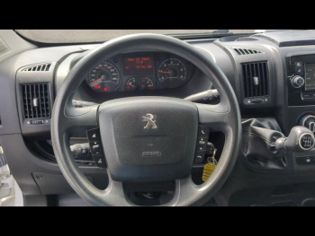 Photo 14 du bon plan PEUGEOT Boxer Fg VUL 330 L1H1 2.0 BlueHDi 110 Premium occasion à 15490 €