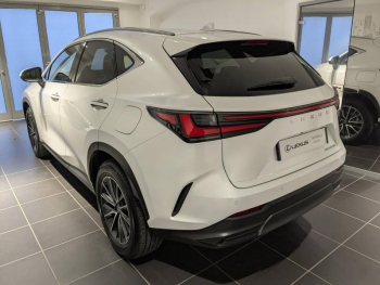 Photo 12 du bon plan LEXUS NX 450h+ 4WD Luxe MY24 occasion à 53490 €