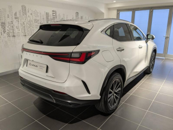 Photo 14 du bon plan LEXUS NX 450h+ 4WD Luxe MY24 occasion à 53490 €