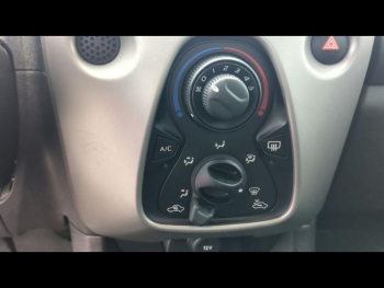 Photo 15 du bon plan CITROEN C1 VTi 68 Feel ETG 5p occasion à 8990 €